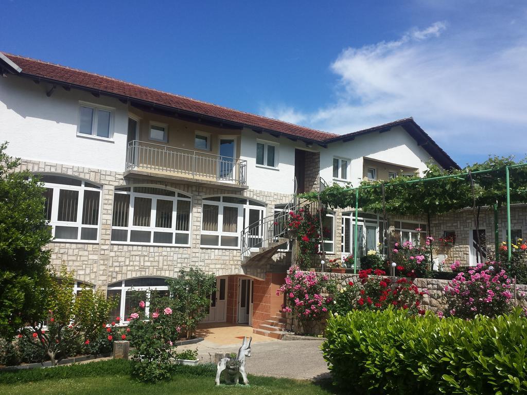 فندق Pansion Pero Elez Međugorje المظهر الخارجي الصورة